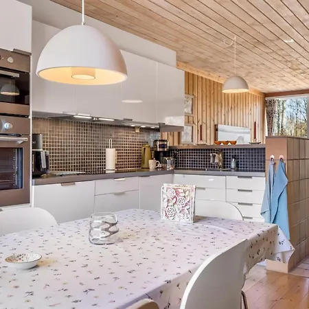 Eivi - 200m From The Sea By Interhome Feriehus